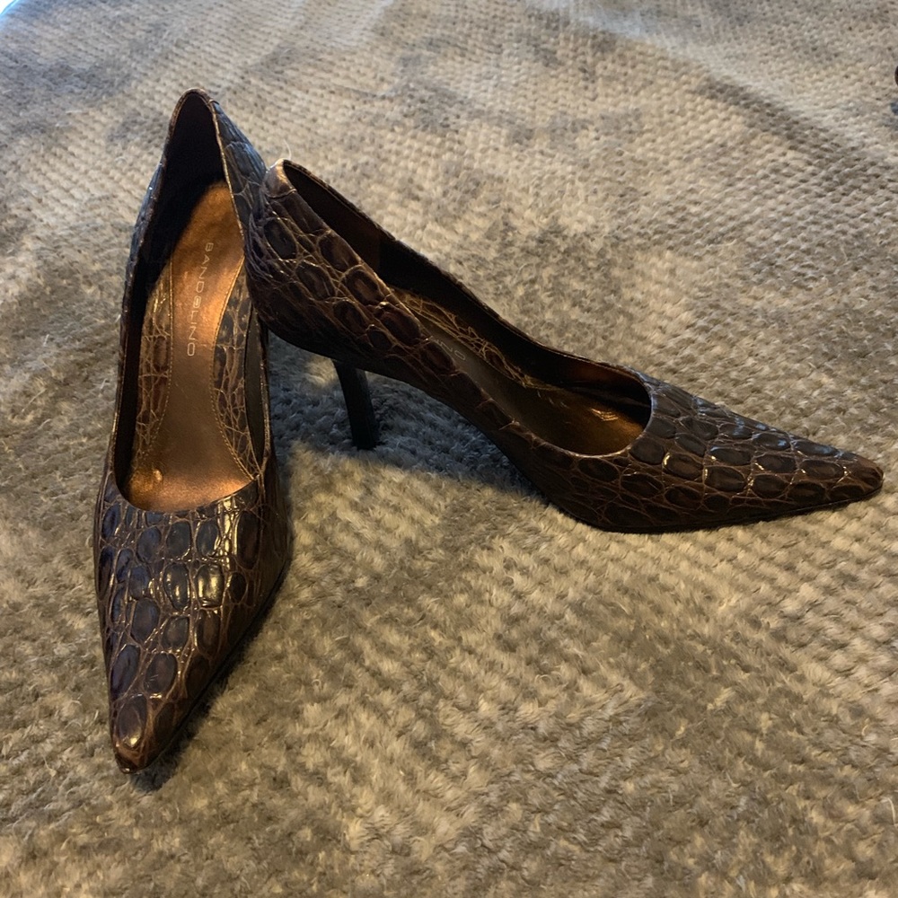 Alligator pumps